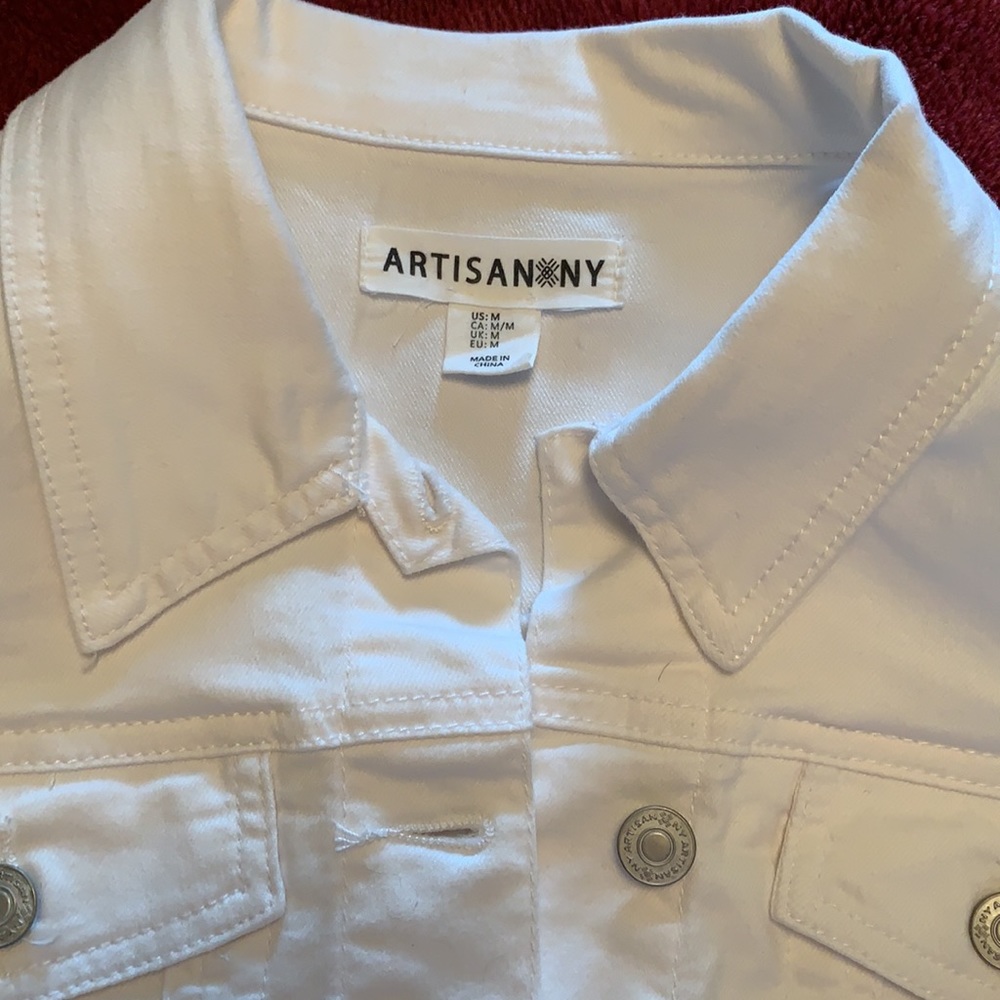 Vest - Picture 2 of 3